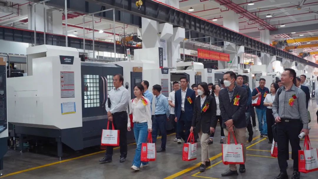 鹏程九万 再启新程 鹏程九万 再启新程