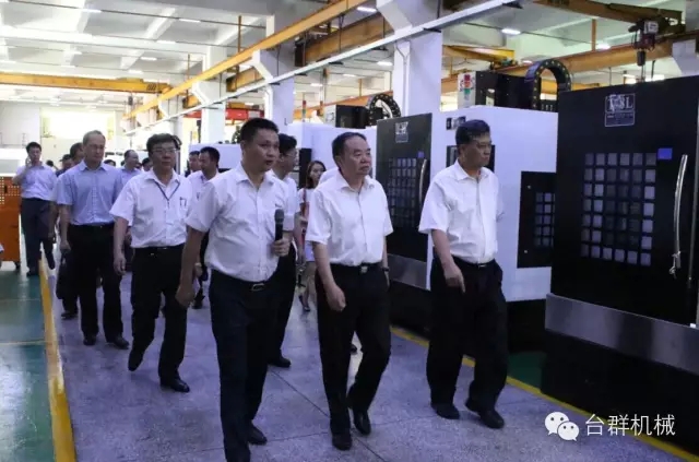 深圳市委书记马兴瑞和中国工程院院长周济视察 深圳市委书记马兴瑞和中国工程院院长周济视察