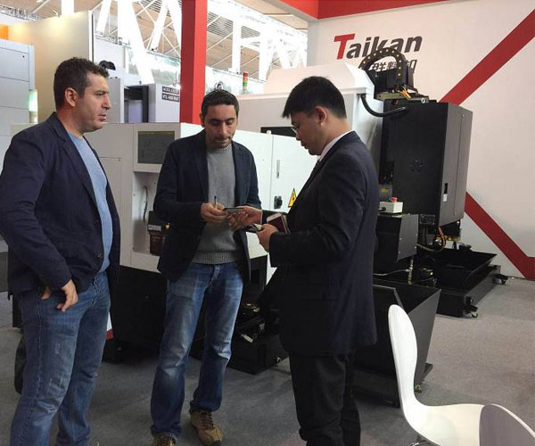 NG娱乐硬轨模具加工中心T-12