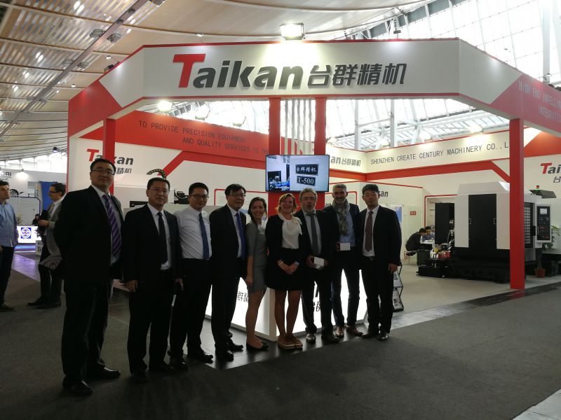 立式加工中心操作后也需要注意保养! 立式加工中心操作后也需要注意保养!